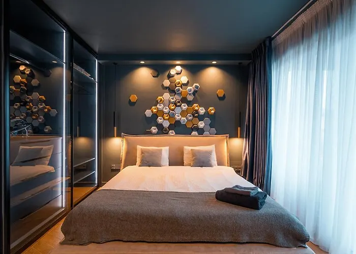 Shades Of Napoca - Artitude